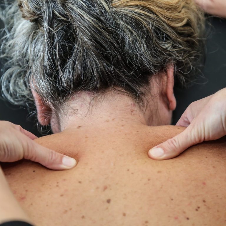 Massage musculaire relaxant, deep tissu, drainage lymphatique Massage relaxant corps, massage californien, détente musculaire, réduit le stress et l'anxiété. Elimine les tensions